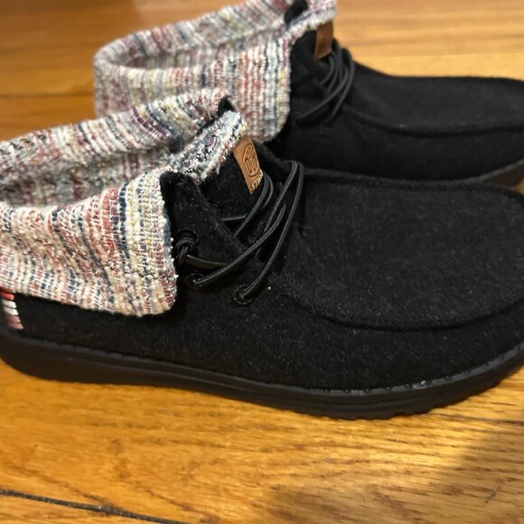 Hey Dude Shoes - Wendy Gray Wooly Twill Fold Boots - Size: 7 - Picture 4 of 15